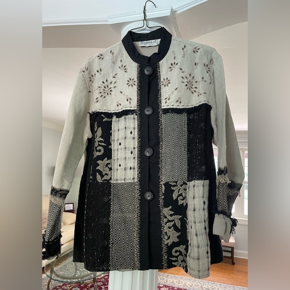 Flashback women’s long sleeve button front Linen and Cotton lined jacket size M